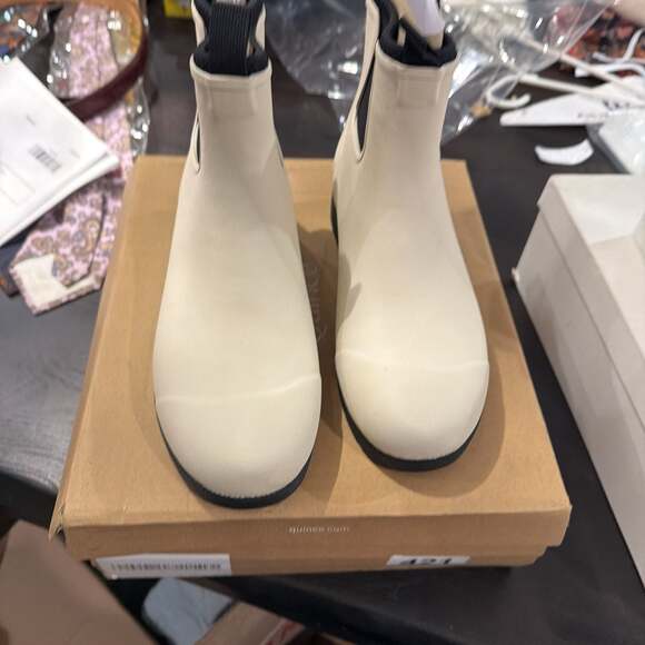 Quince Rubber Waterproof Ankle Rain Boot Women's Size 8 Stone Beige NEW FAST - Picture 2 of 6